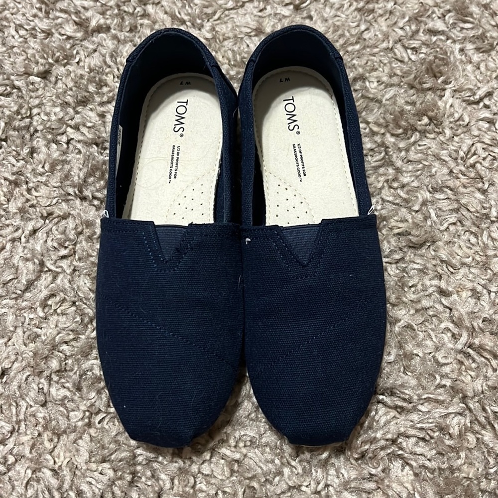 Toms women size 7